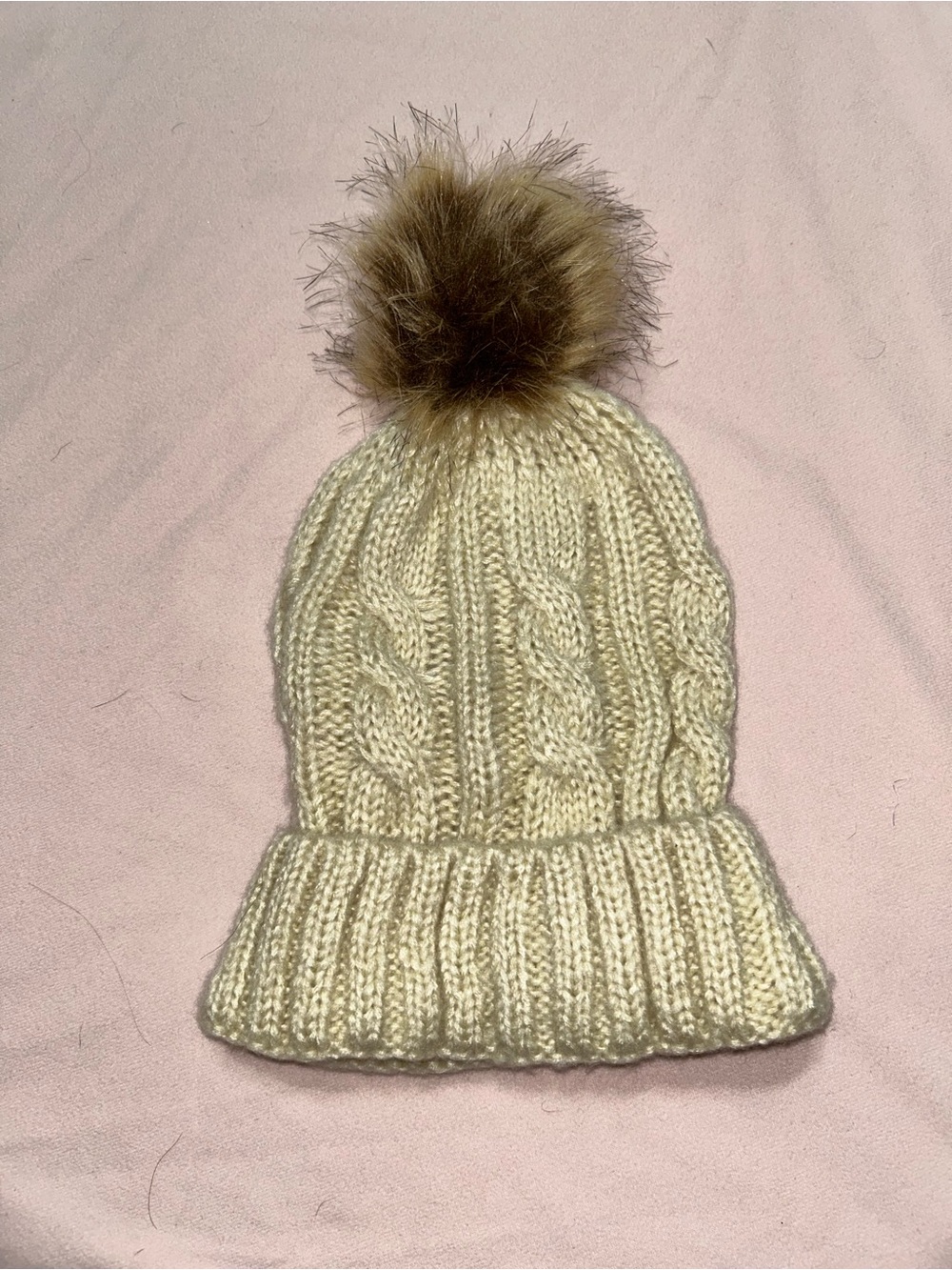 Cable Knit winter hat - Ivory